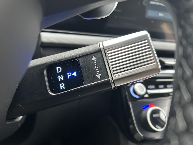 Hyundai Tucson 1,6 T-GDI PHEV 211kW SMART FL - fotka 21 z 34