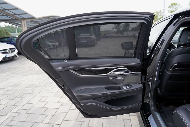 BMW Řada 7 740d xDrive/Laser/M paket/20/Č - fotka 16 z 50