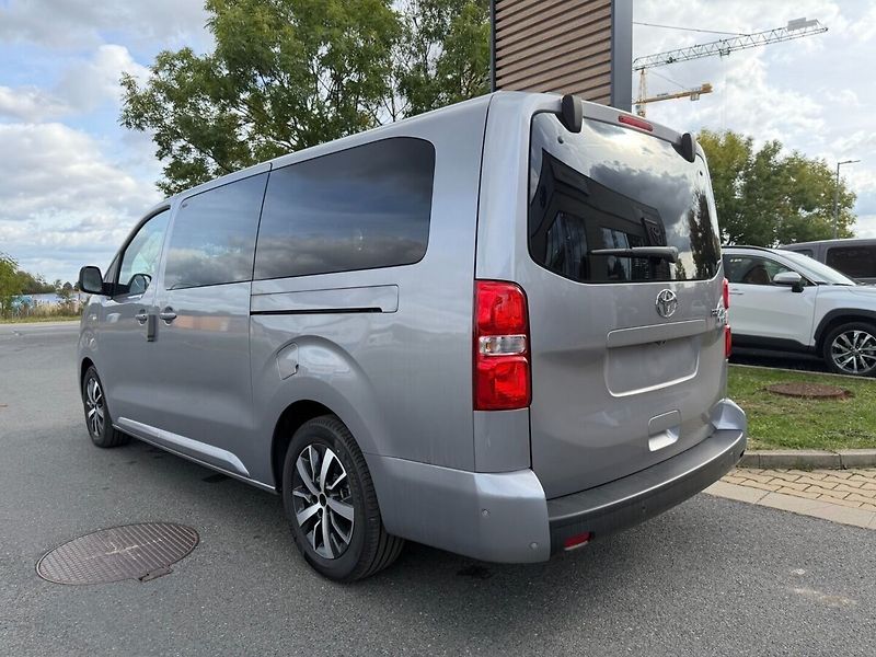 Toyota ProAce Verso L2 2.0D 8AT Family Executive W - fotka 4 z 10