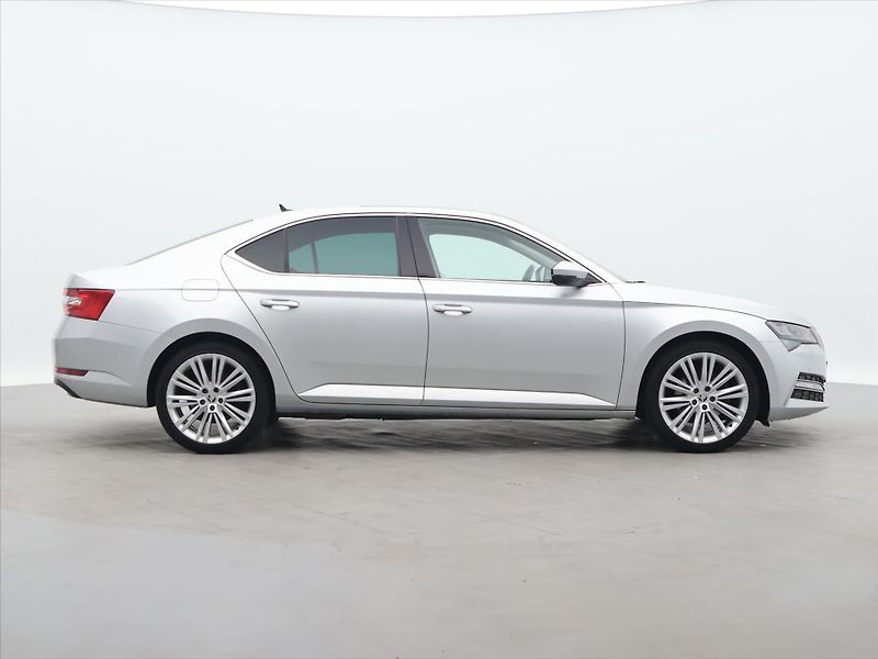 Škoda Superb iV 1,4 TSI 160kW Style DSG DPH - fotka 8 z 35