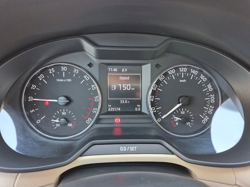 Škoda Octavia (2013) Elegance 2.0 TDI 110kW Combi - fotka 16 z 27