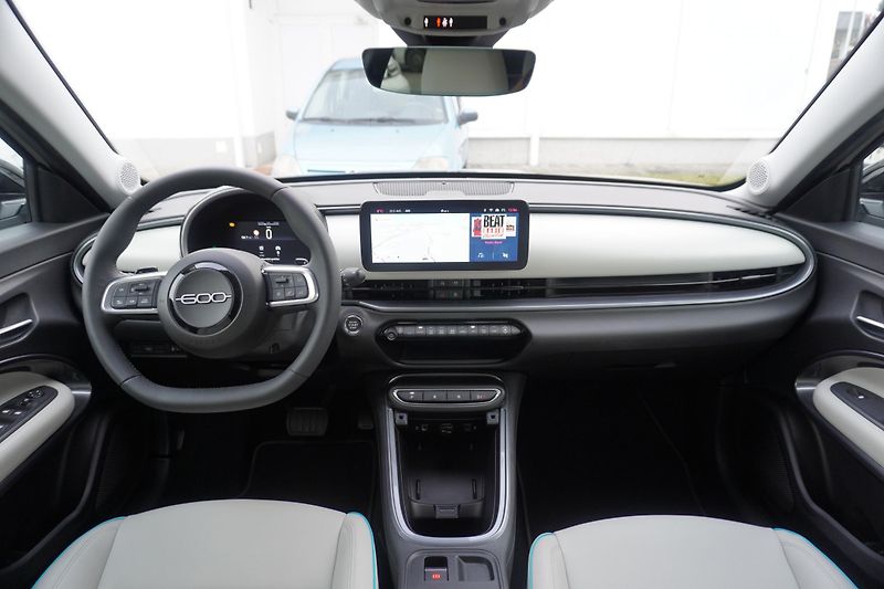 Fiat 600 (2024) 1,2 145 hybrid eDCT6 LA Prima - fotka 5 z 13