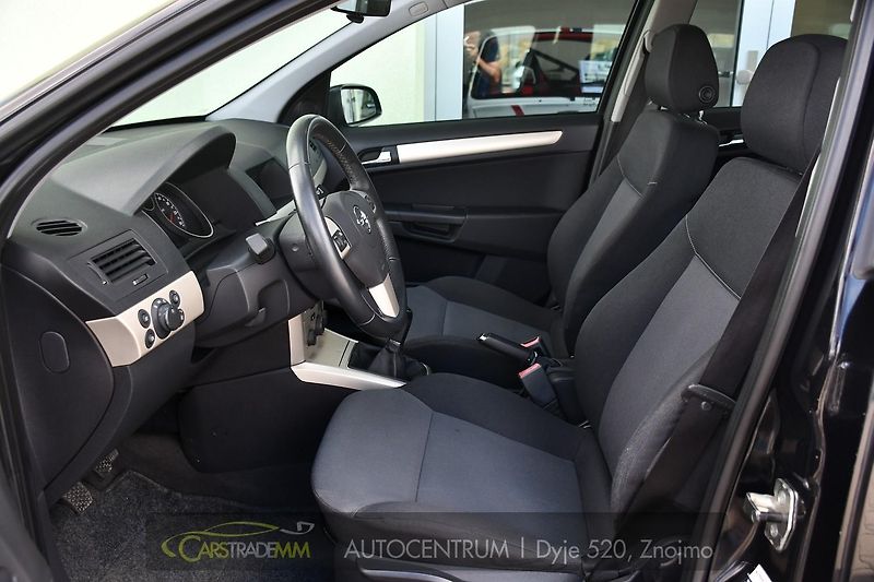 Opel Astra SW 1.6i SPORT A/C  - fotka 10 z 42