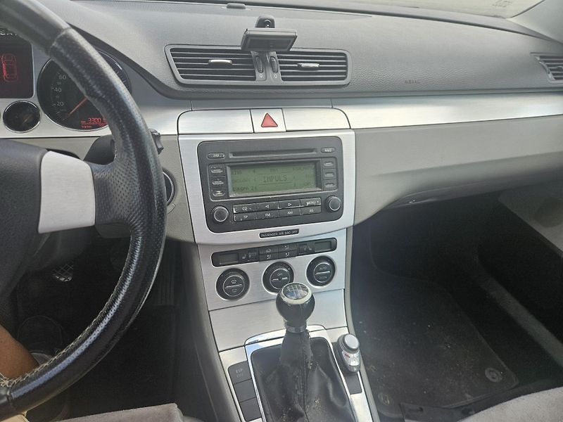 Volkswagen Passat 2,0 TDI 103 kW nafta  - fotka 8 z 9