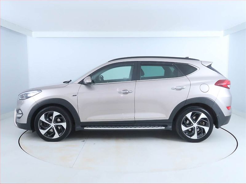 Hyundai Tucson (2015) Executive 2.0 CRDi, 4X4 - fotka 3 z 18