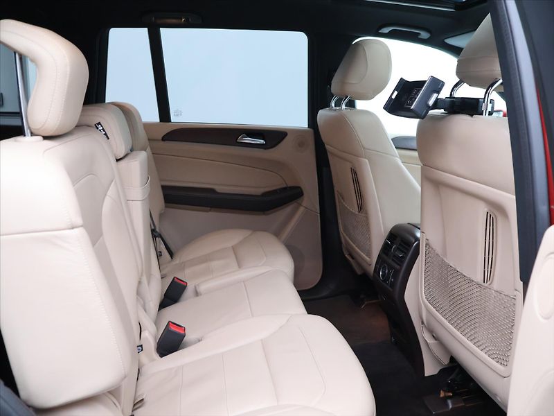 Mercedes-Benz GLS 3,0 350d 190kW 4Matic AMG DPH - fotka 14 z 45