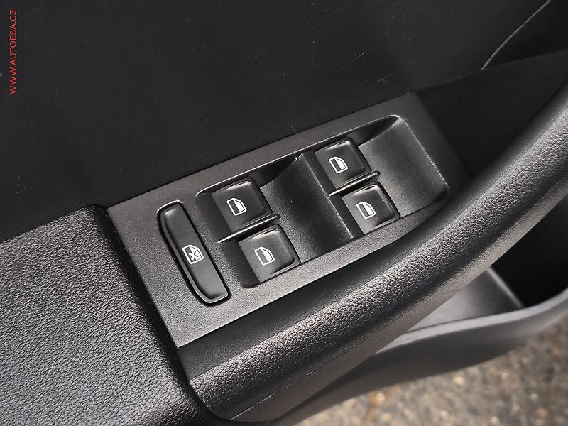 Škoda Rapid (2015) 1.2 TSi Spaceback, Ambition - fotka 15 z 16