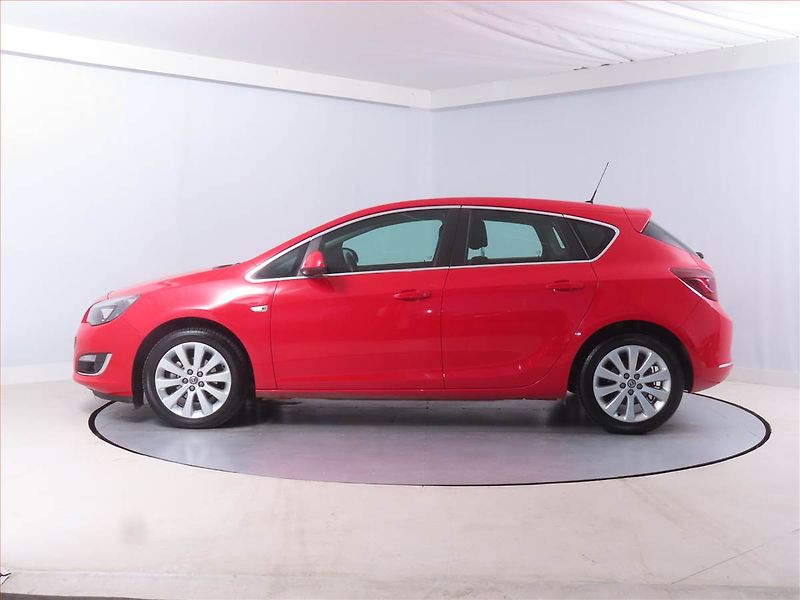 Opel Astra (2014) Enjoy 1.4 T, ČR,1.maj - fotka 3 z 14