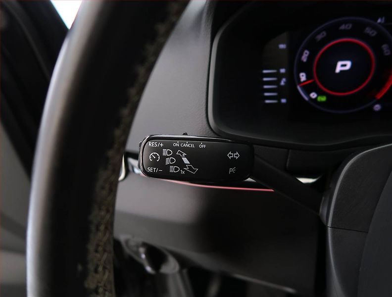 Škoda Karoq (2020) Sportline 1.5 TSI, digi klima - fotka 22 z 25