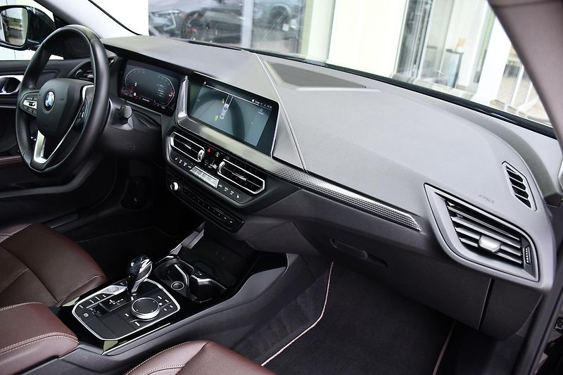 BMW Řada 2 218d NAVI LED REZERVACE - fotka 18 z 39