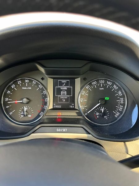 Škoda Octavia (2014) 2.0 TDI 110 KW DSG ACC TAZNE - fotka 20 z 37