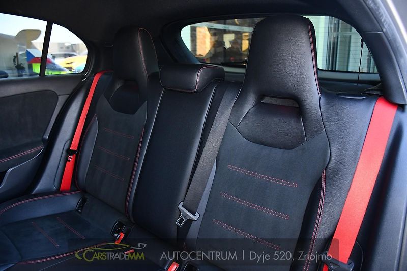 Mercedes-Benz Třídy A A 35 AMG 4MATIC AERO - fotka 14 z 55