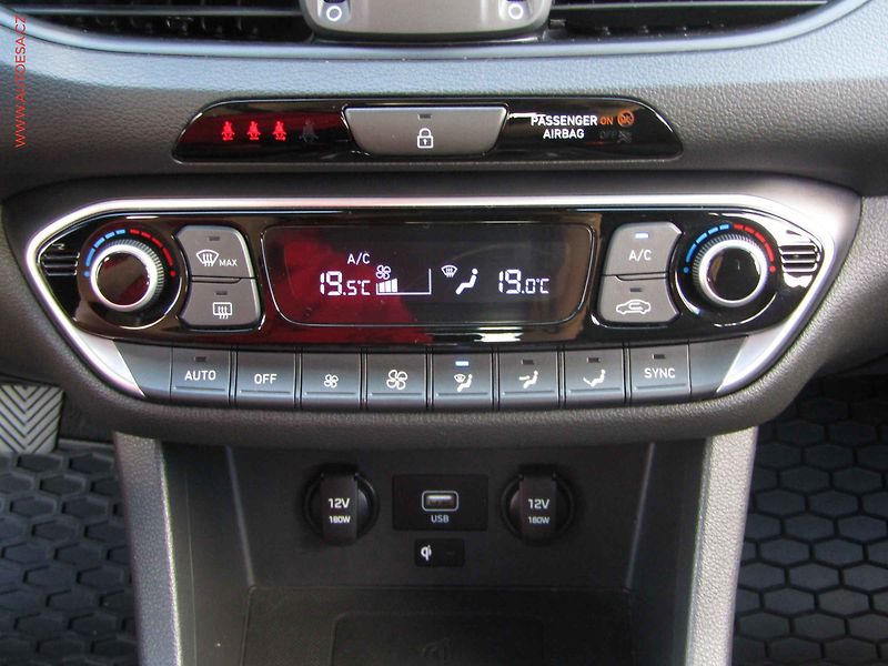 Hyundai i30 (2023) 1.0 T-GDi, ČR, Smart, LED - fotka 15 z 21