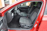 Volkswagen Passat (2021) 2.0 TDi DSG / 77.300km / 1.MAJ - náhled 17