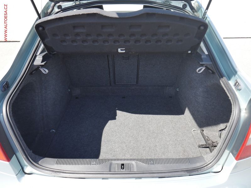 Škoda Octavia (2009) 1.6MPi, ČR, Klima - fotka 7 z 15