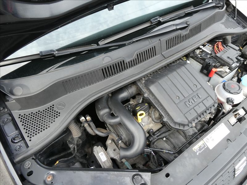 Seat Mii 1,0 MPi 55kW FR line 1.MAJITEL - fotka 33 z 38