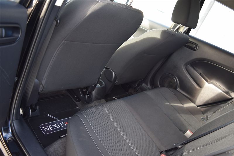 Mazda 2 1,5 MZR 76KW ALU KLIMA - fotka 15 z 38