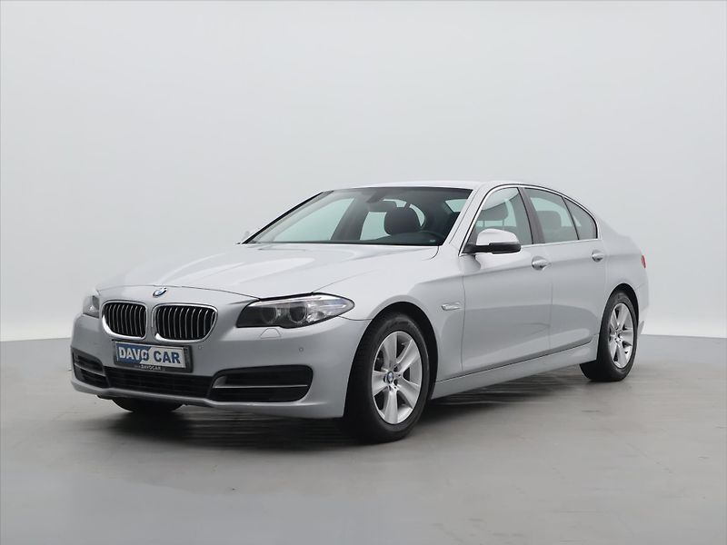 BMW Řada 5 2.0 520d 135kW Aut. Xenon Navi - fotka 3 z 34