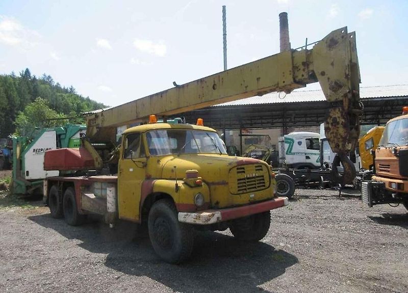 Tatra 148 AD 160.