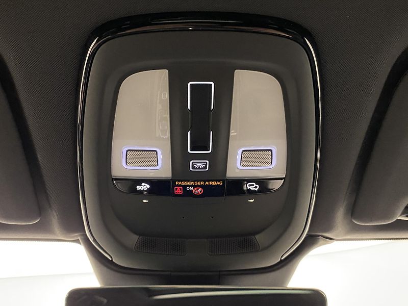 Volvo XC60 T8 AWD RECHARGE BLACK EDITION - fotka 31 z 61