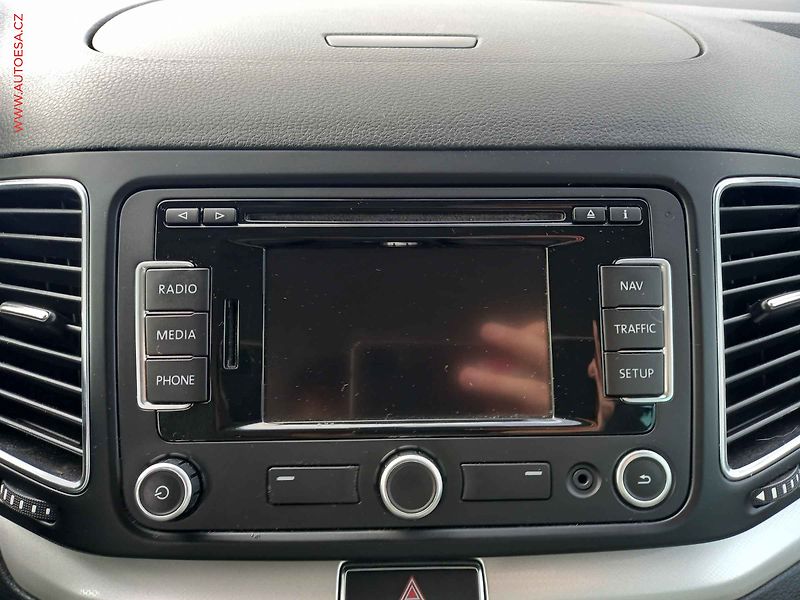 Seat Alhambra (2011) 2.0 TDi 4x4, Style, navi - fotka 15 z 21