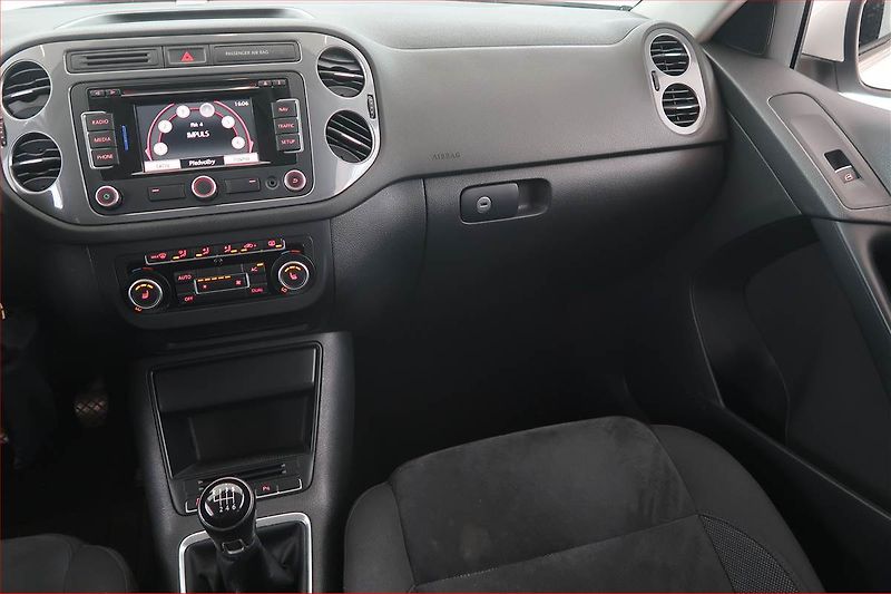 Volkswagen Tiguan (2011) Sport&Style 2.0 TDI, 4X4, ČR - fotka 8 z 16