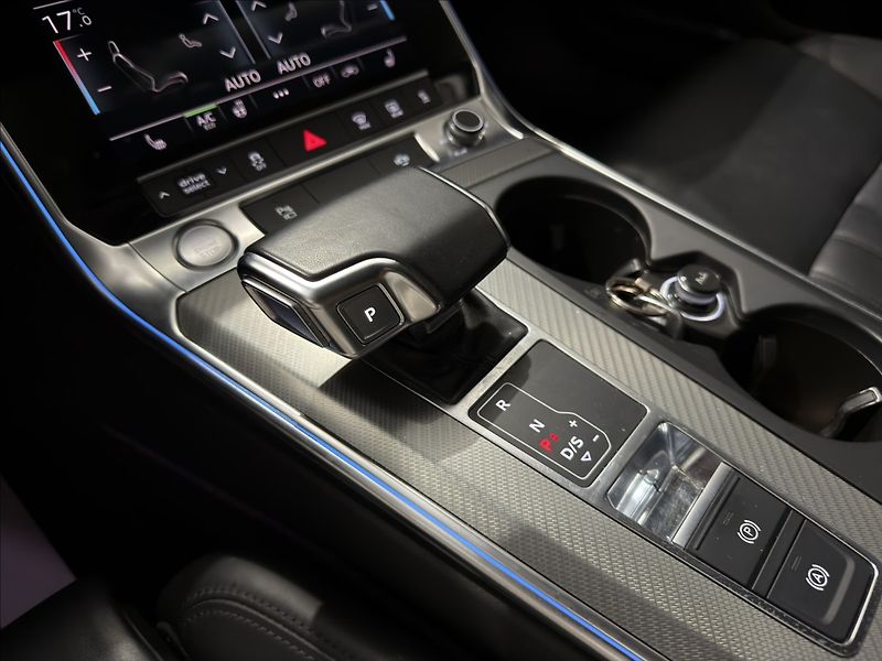 Audi A6 3,0   45TDI QUATTRO B&O 360 - fotka 17 z 30
