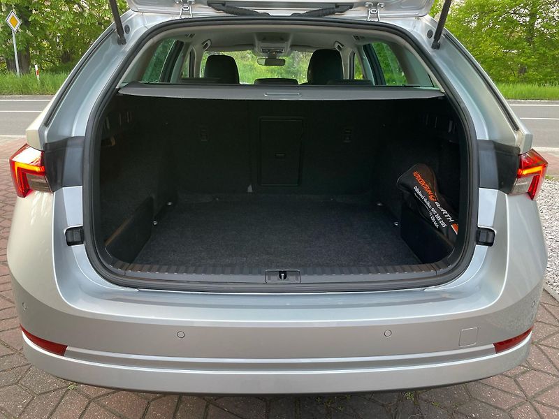 Škoda Octavia 1.5TSi 1.MAJ ČR NEBOUR. ZÁRUKA - fotka 7 z 20