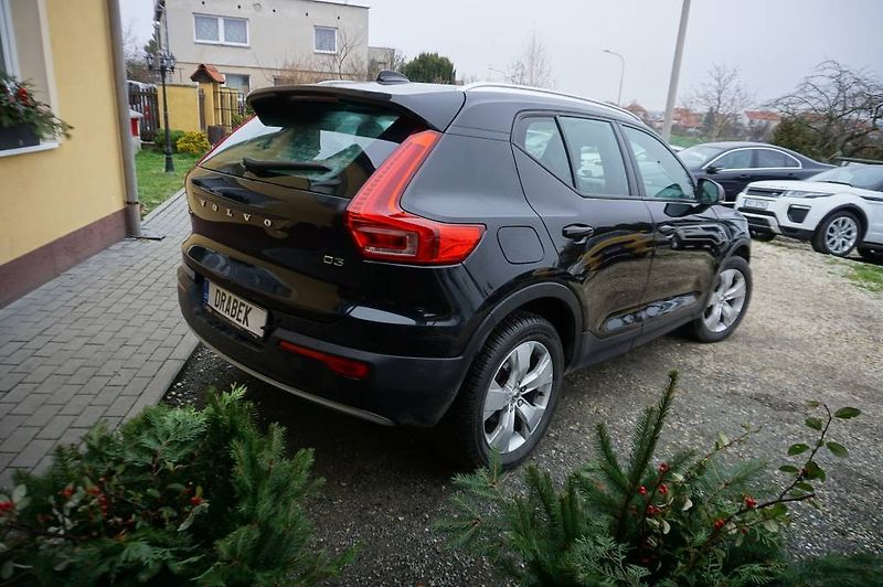 Volvo XC40 (2018) - fotka 7 z 35