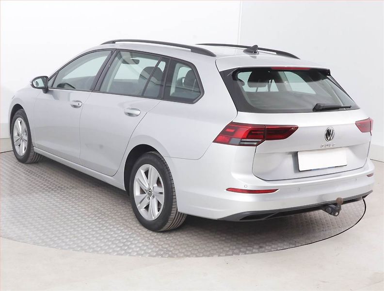 Volkswagen Golf (2022) Life 2.0 TDI, Automat - fotka 4 z 16