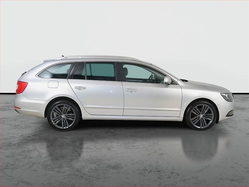 Škoda Superb (2014) Elegance 2.0 TDI, 4X4 - fotka 6 z 27