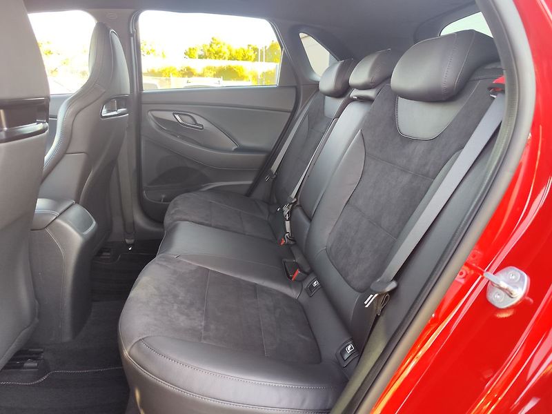 Hyundai i30 2.0 T-GDI/206kW N-Performance - fotka 12 z 38