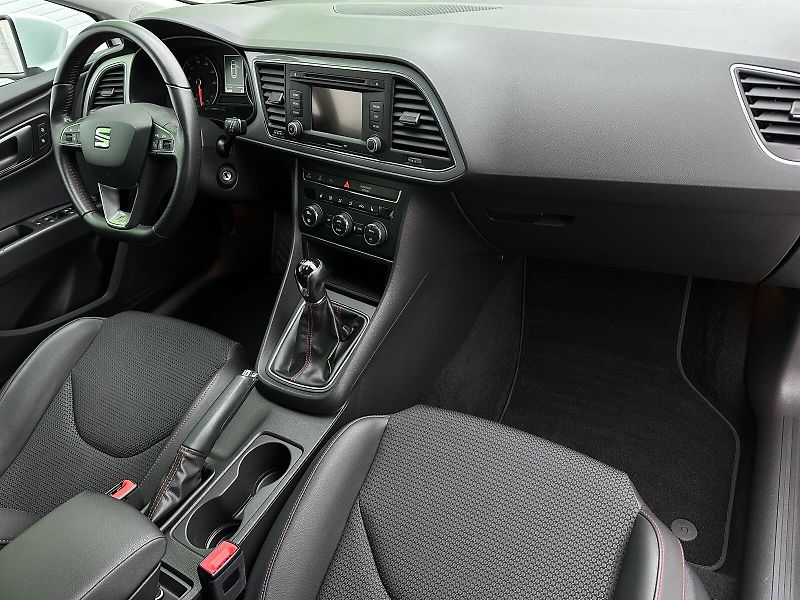 Seat Leon 1.4TSi FR Combi 122PS Sunset F - fotka 34 z 39