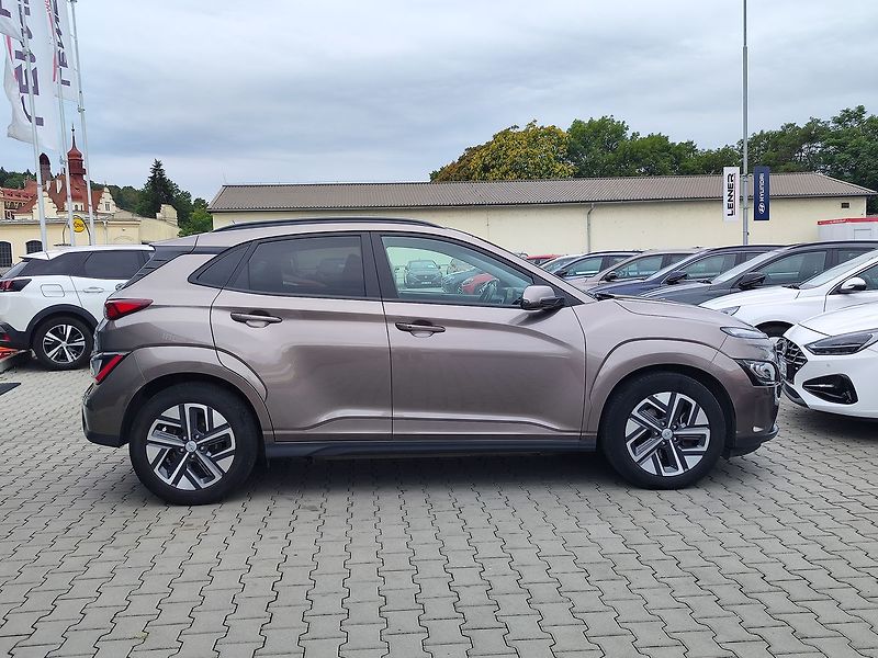 Hyundai Kona EV/64kWh Czech Edition AT - fotka 4 z 35