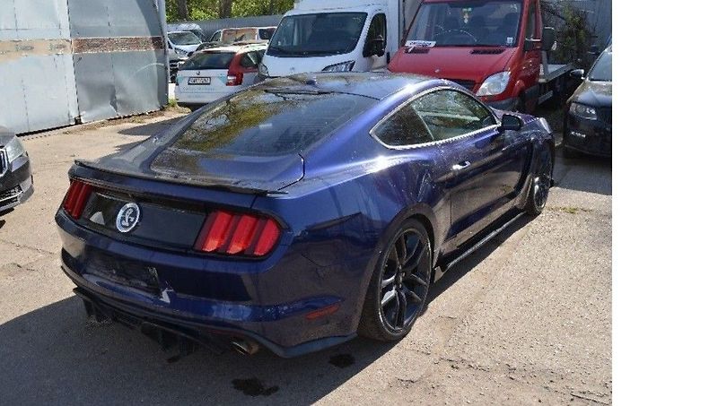 Ford Mustang 5.0 GT V8 330 KW/AT/B&O/DPH - fotka 3 z 8