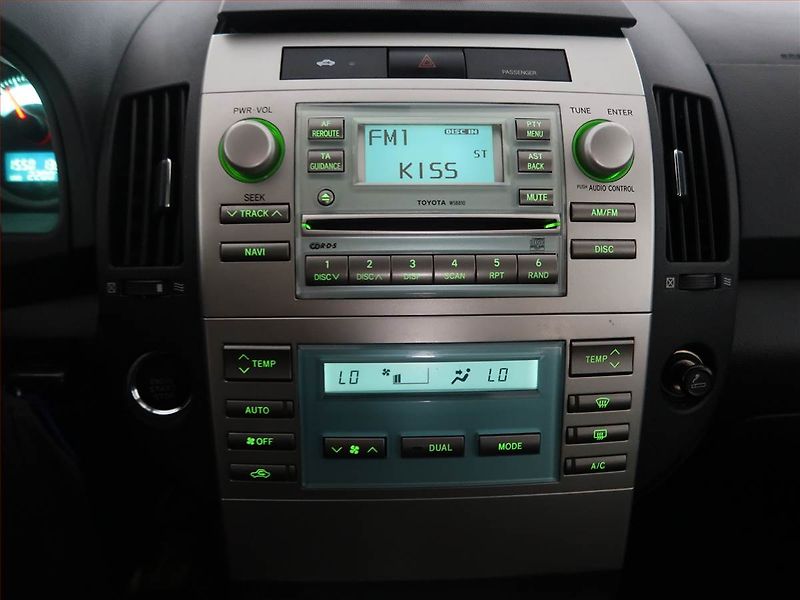 Toyota Corolla Verso (2008) 2.2 D-4D, 7 míst, nová STK - fotka 11 z 15