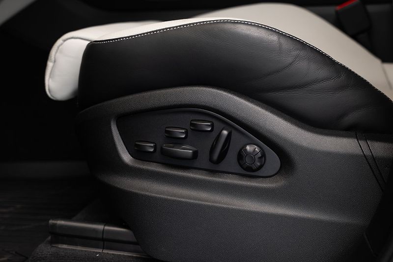 Porsche Cayenne S/V8/Ventilace/Bose/Záruka - fotka 9 z 29
