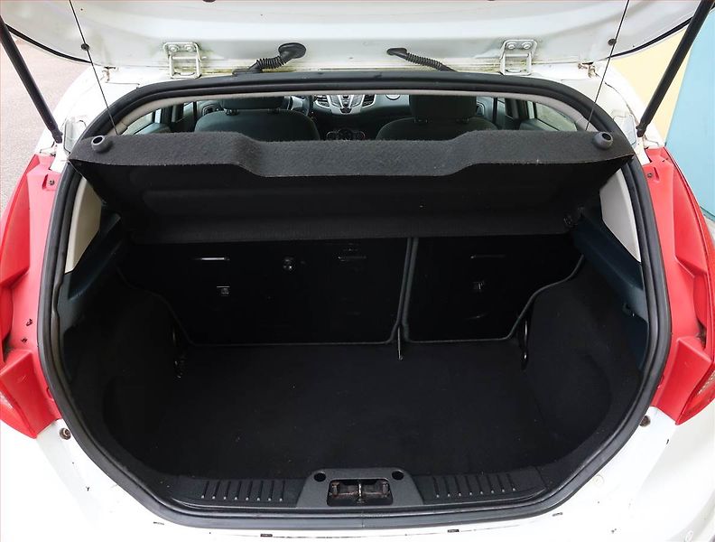 Ford Fiesta (2011) 1.25, po STK, rezervace - fotka 13 z 17