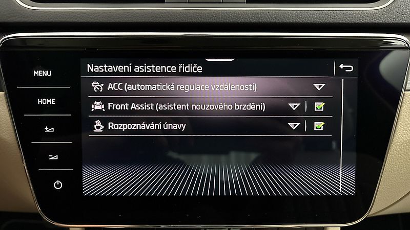 Škoda Superb 1.5 TSI DSG Style - fotka 27 z 30