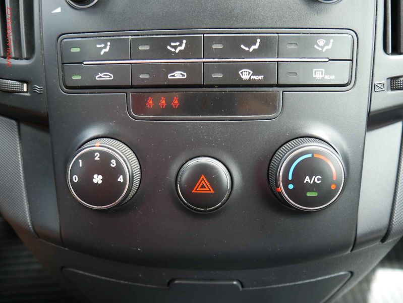 Hyundai i30 (2007) 1.4i, AC, STK5/28 - fotka 14 z 16