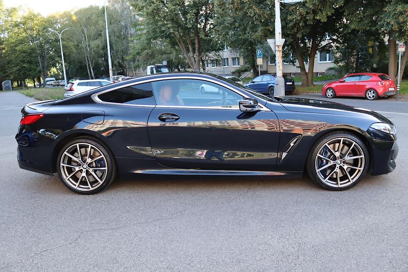 BMW Řada 8 BMW M850i xDrive Coupe - fotka 11 z 60