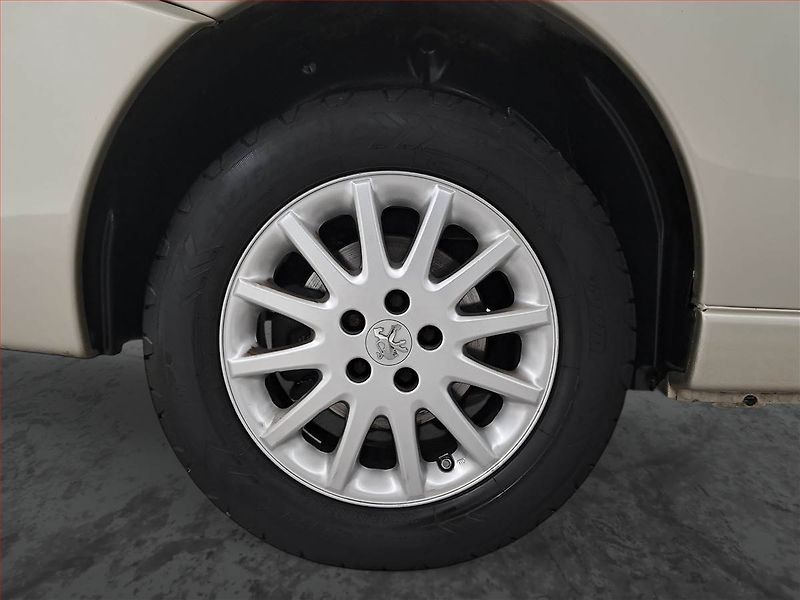 Peugeot Expert (2015) 2.0 HDi, Bus, 8Míst, ČR, DPH - fotka 15 z 16
