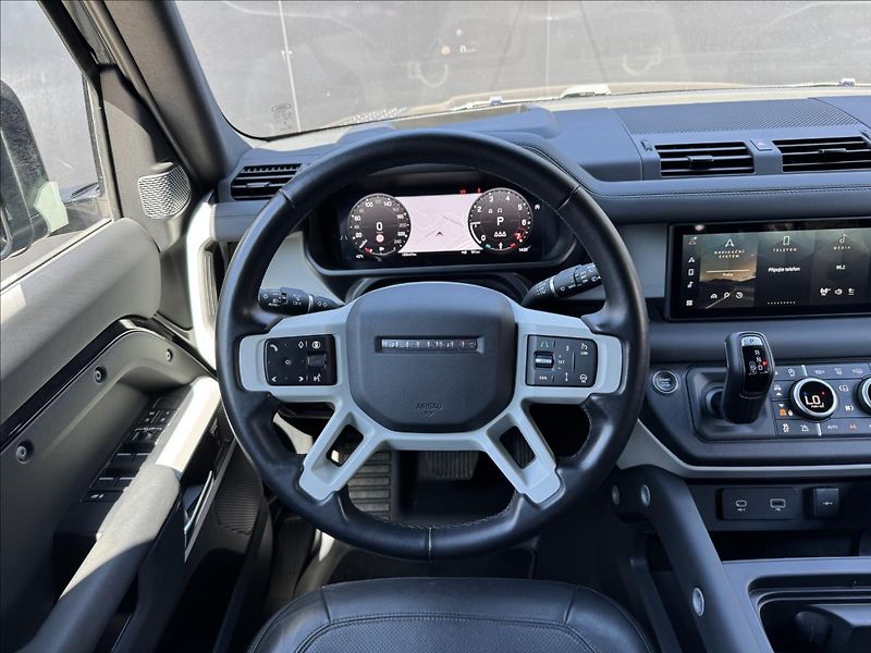 Land Rover Defender 3,0 110 P400 SE AWD AT ČR DPH - fotka 16 z 34