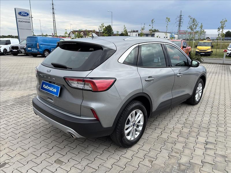 Ford Kuga 1,5 EcoBoost 110kW Titanium - fotka 5 z 39