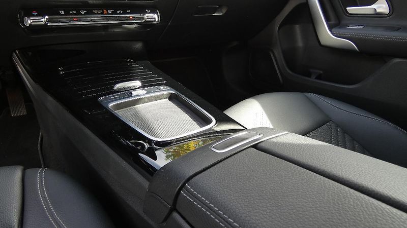 Mercedes-Benz Třídy A 180 Sedan - fotka 6 z 22