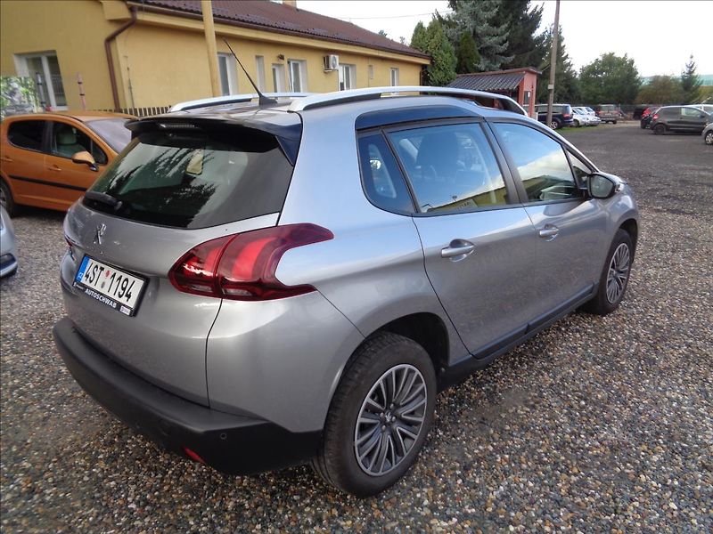 Peugeot 2008 1,2 - fotka 7 z 18