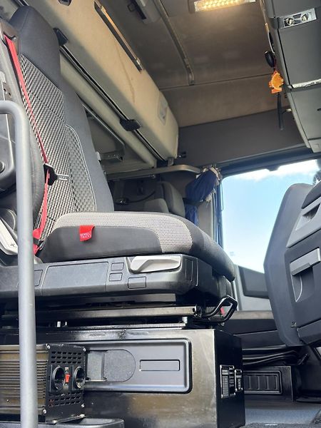 Renault T 520 EURO 6 low deck  - fotka 17 z 23
