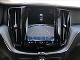 Volvo XC60 2,0 AWD MOMENTUM PRO  B4 - náhled 24