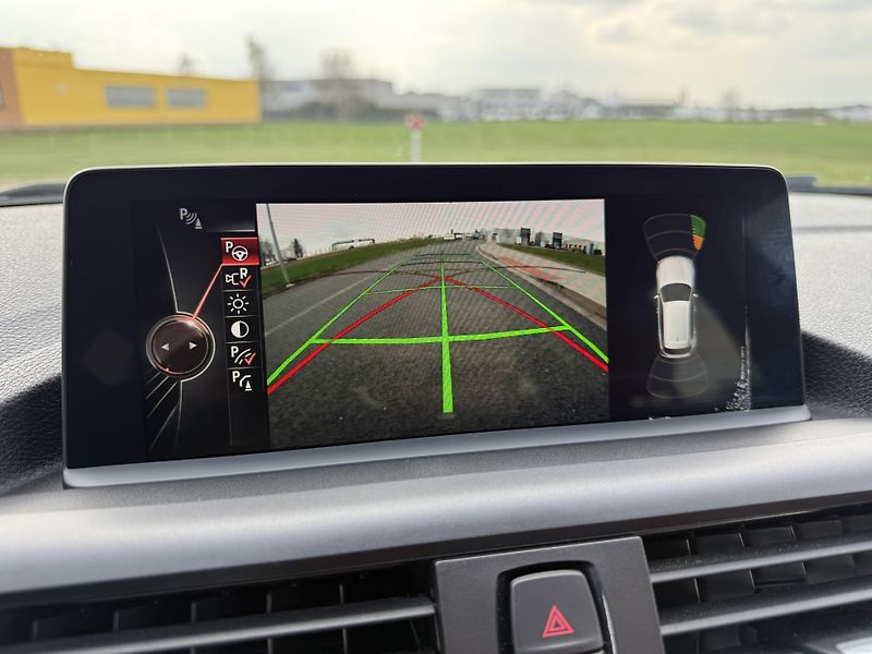 BMW Řada 1 M135i xDRIVE NAVI H/K LED KŮŽE - fotka 24 z 43