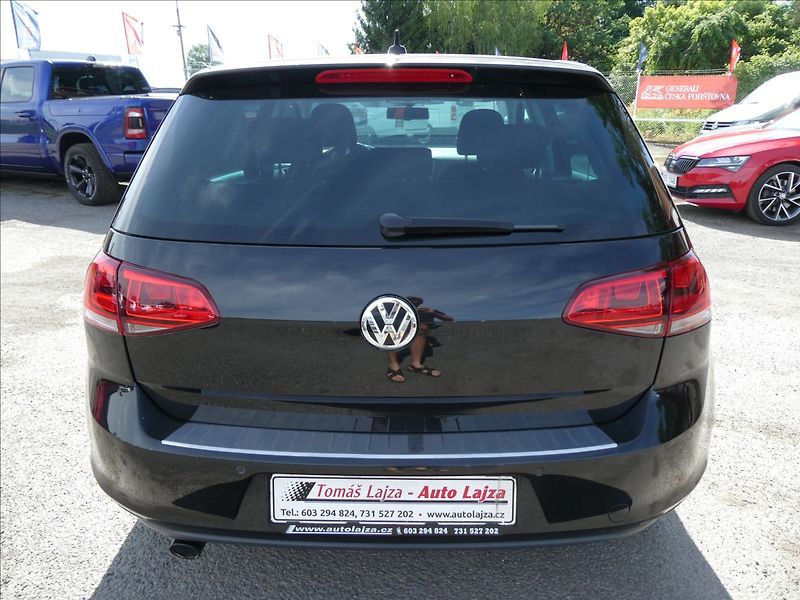 Volkswagen Golf 1,6 TDi 77kW serviska, xenony - fotka 8 z 50
